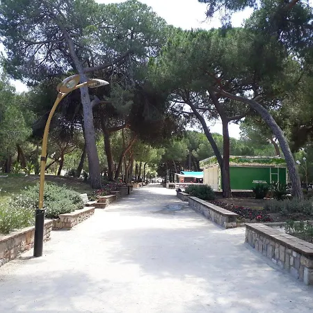 Le Colombier אנטיב